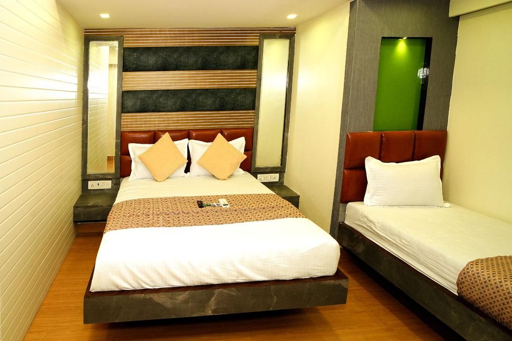 Triple - 1 Queen 1 Single