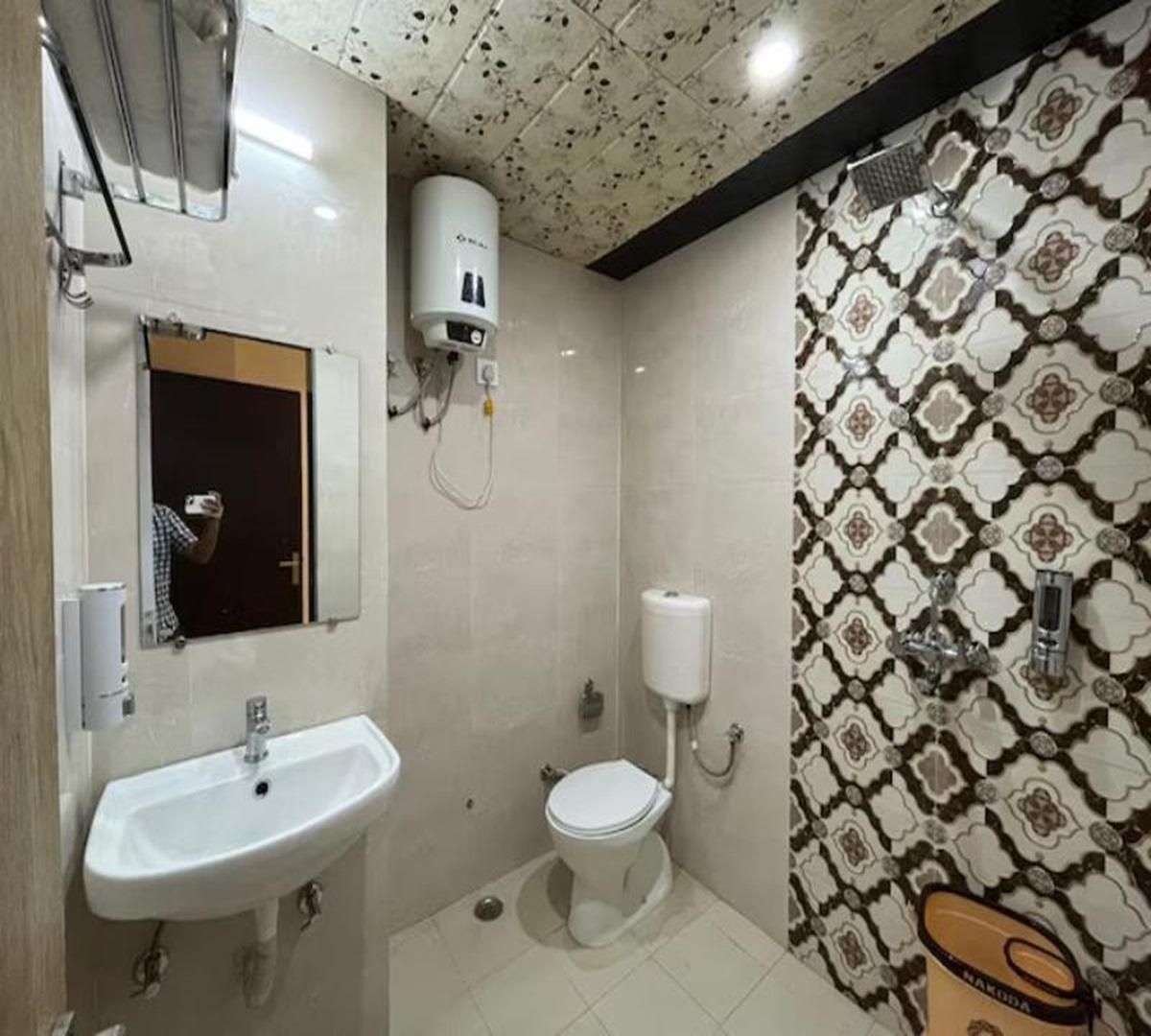 Kavana Hotel Deluxe Room 2