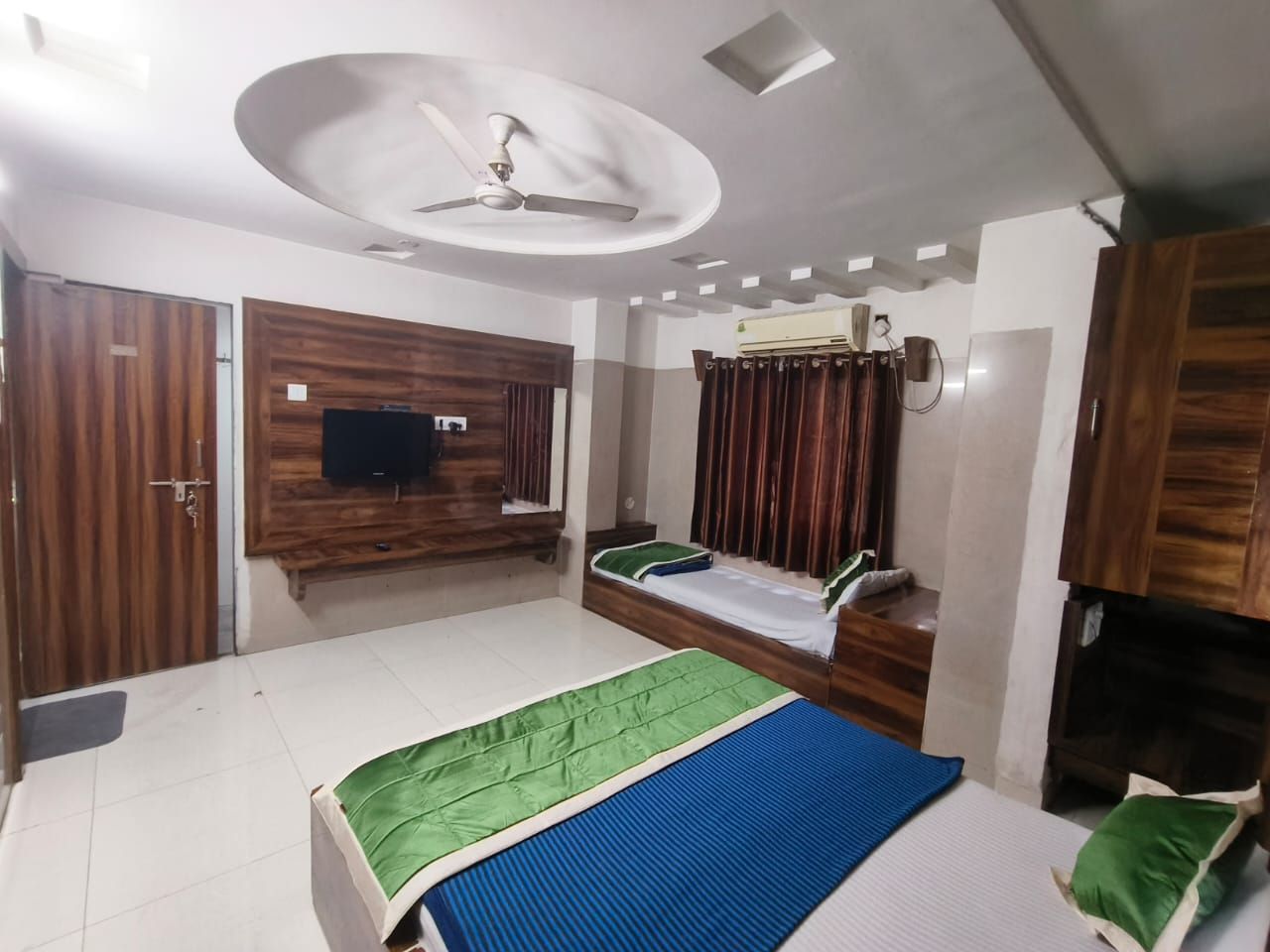 Deluxe Triple Bed Bed Room Non AC