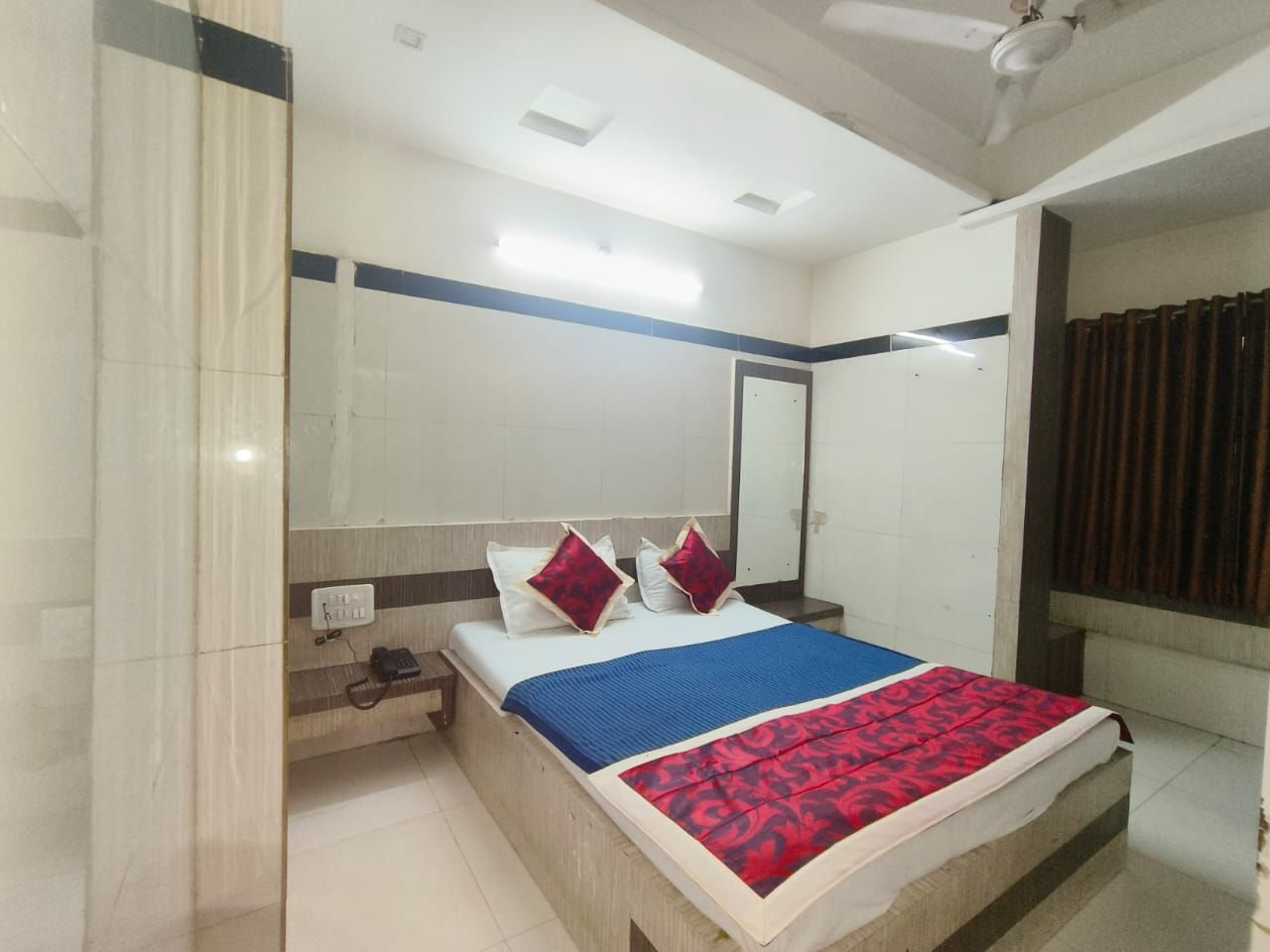  Deluxe Double Bed Room AC