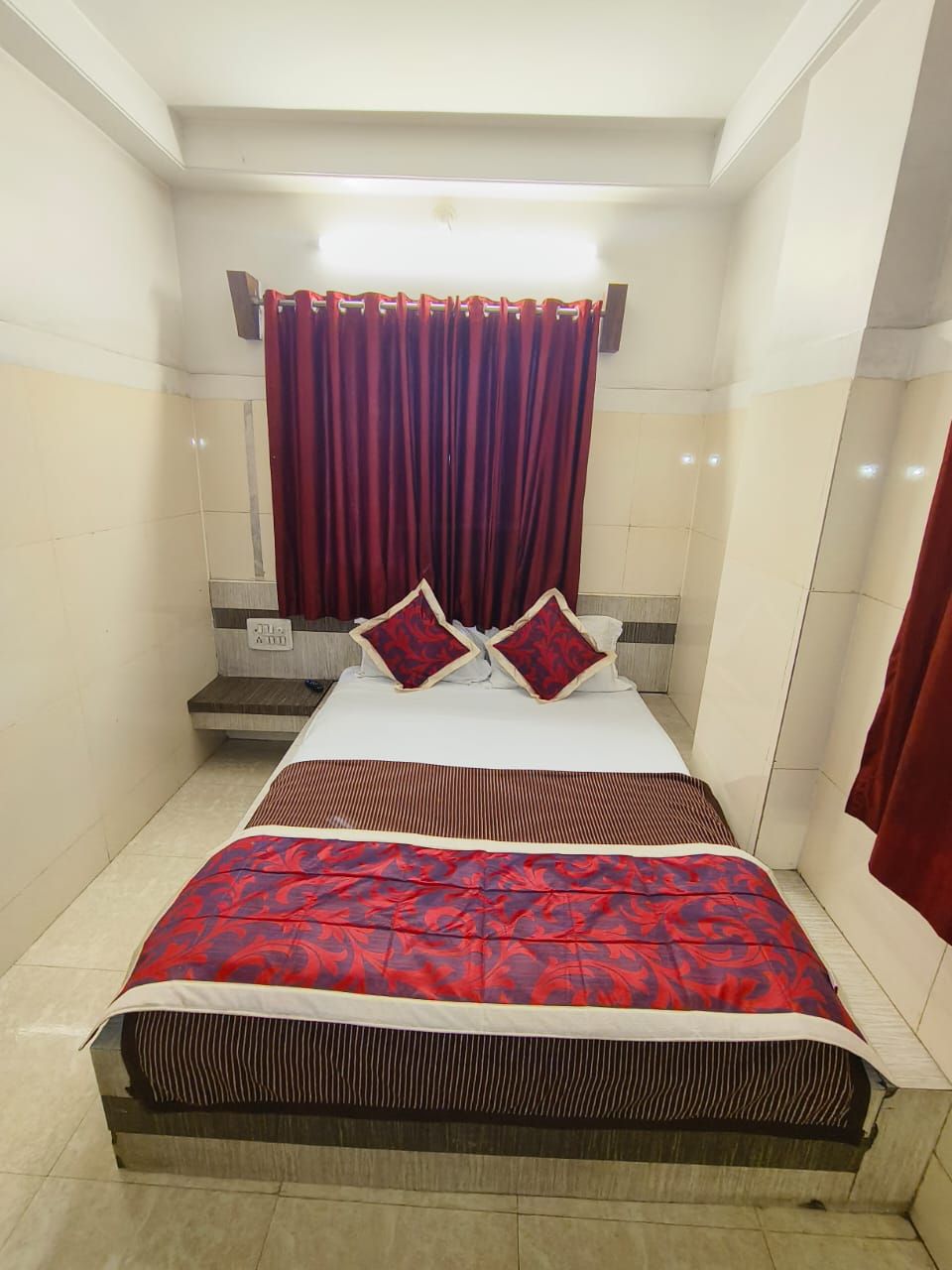  Deluxe Double Bed Room AC