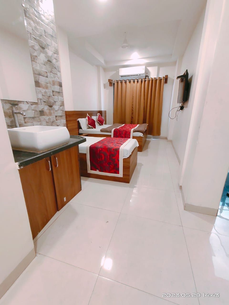 Deluxe Four Bed Room  AC