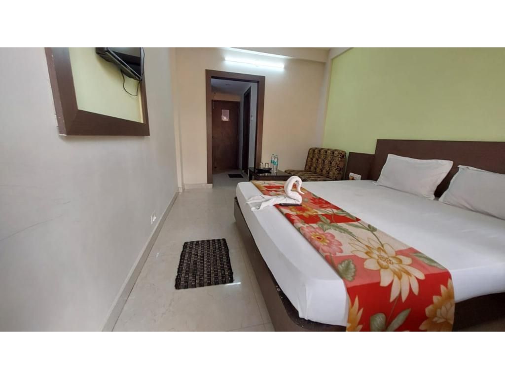 Deluxe AC Room