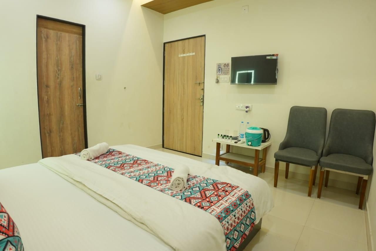 HOTEL AYODHYA Double Room with Private Bathroom 2