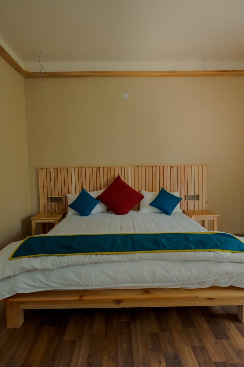 Super Deluxe Room with Mountain View