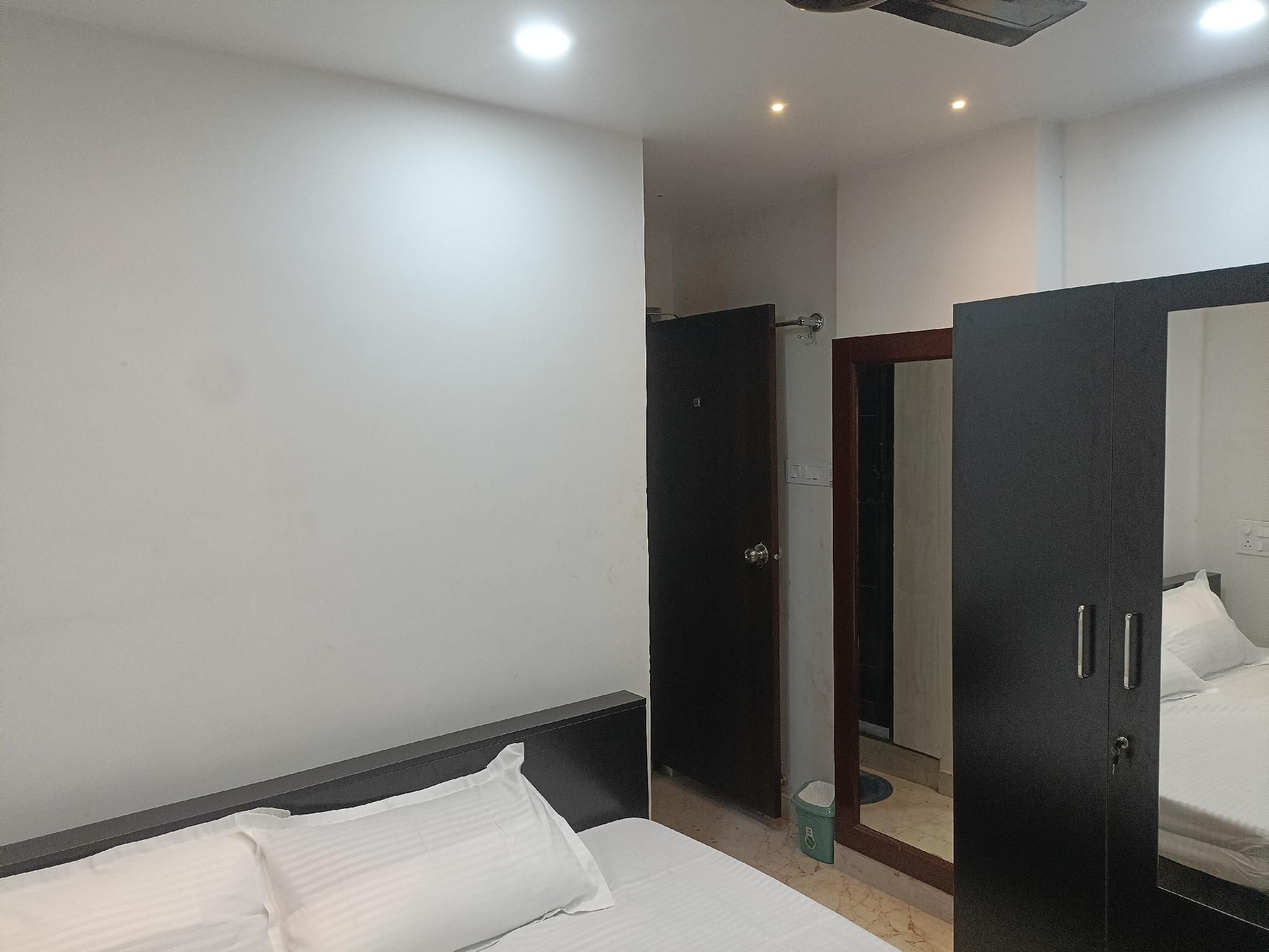 Pushkarni Home Stay Deluxe River View 3