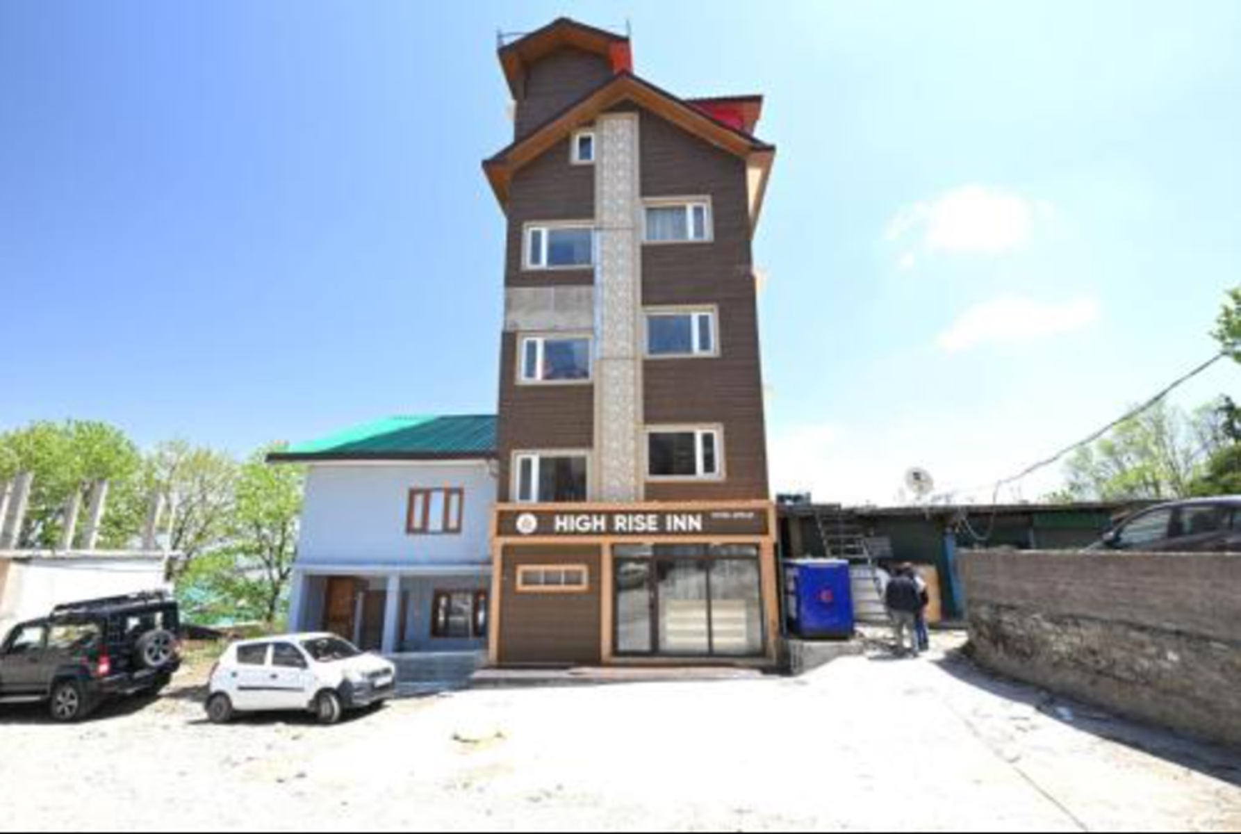 Hotel High Rise Inn