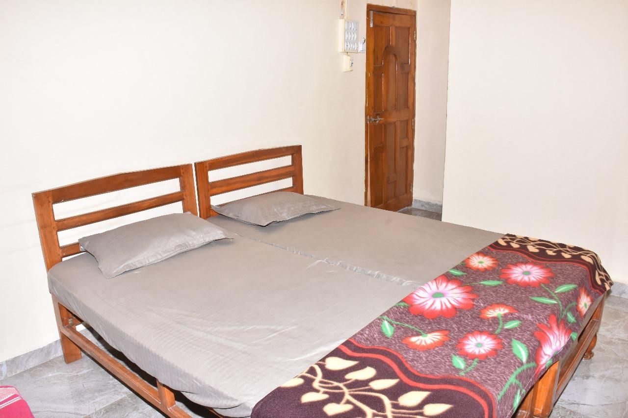 Hotel Dwarka Gauri Deluxe