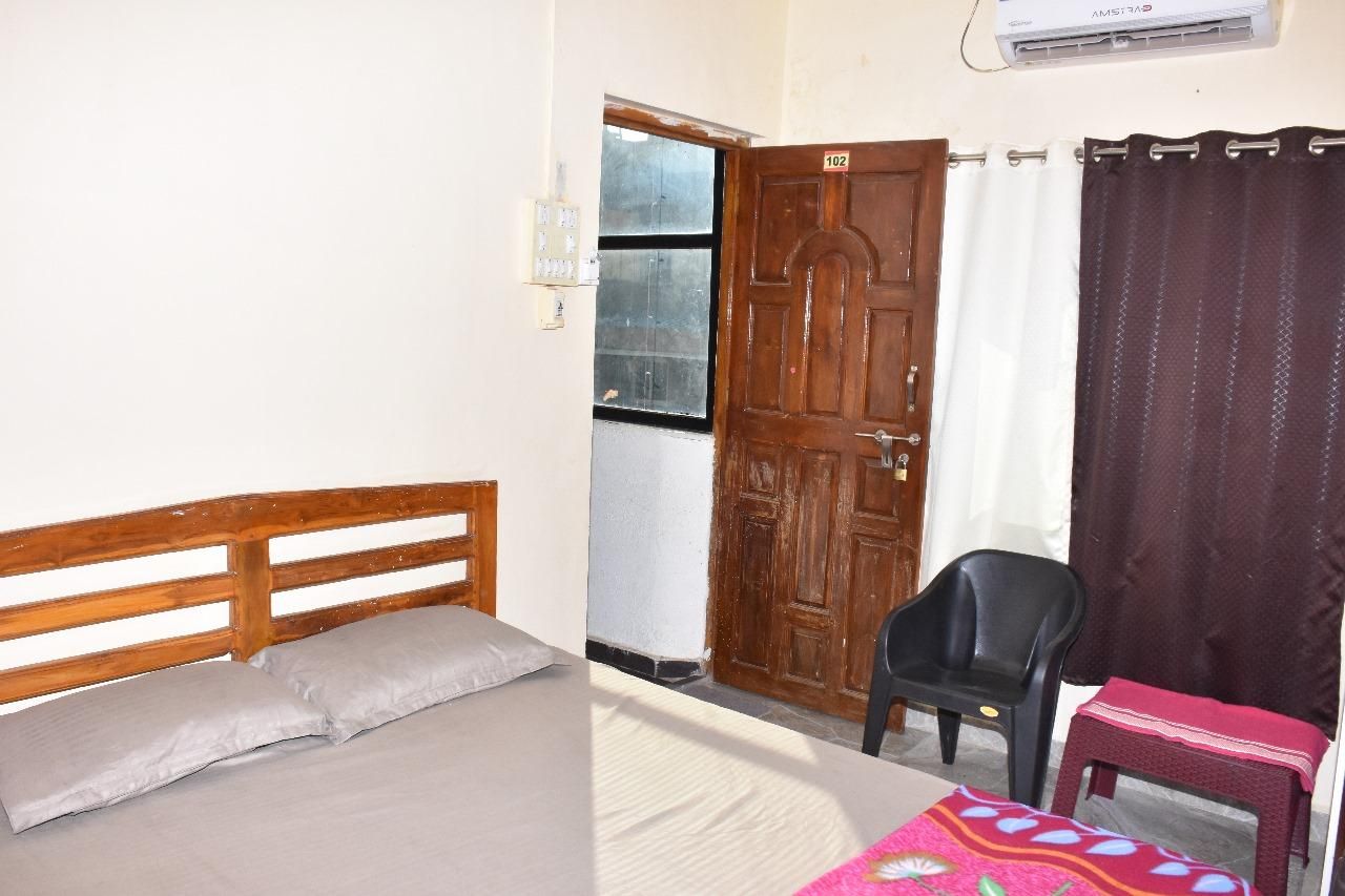 Hotel Dwarka Gauri Standard 2