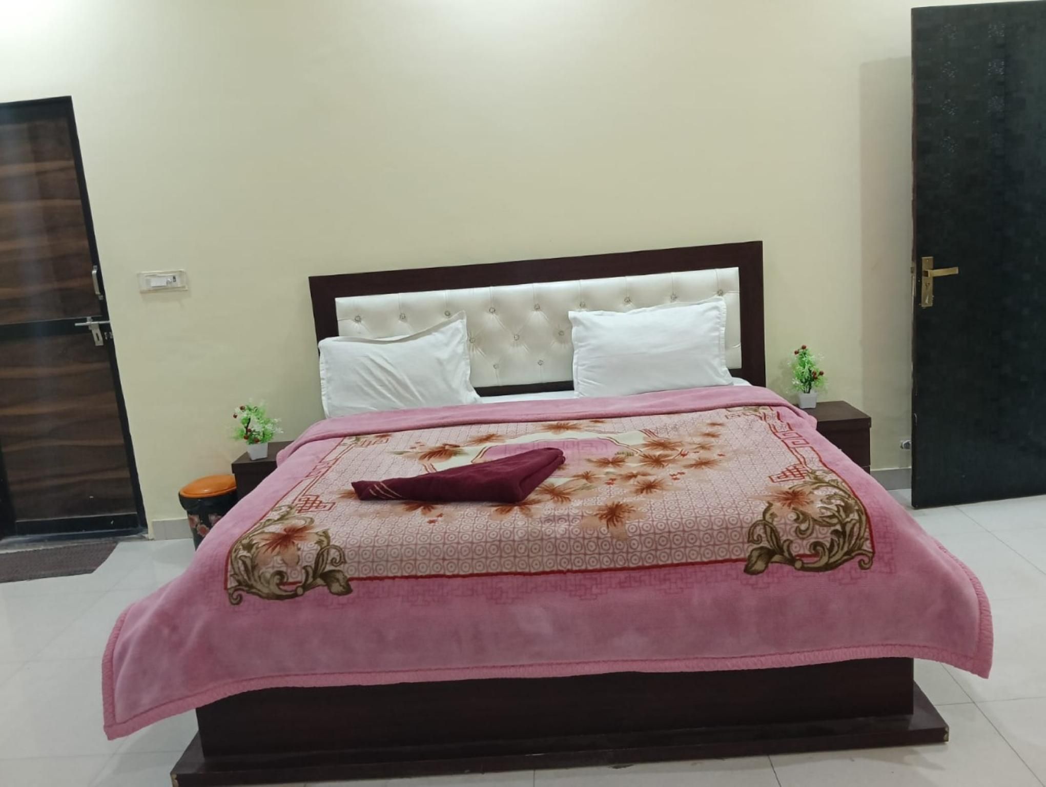 Deluxe Air Conditioning Room