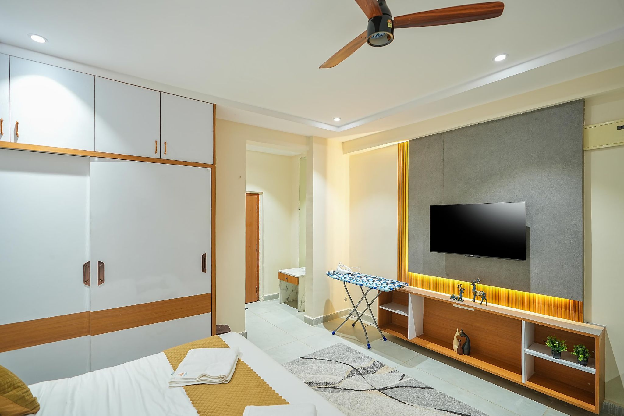 Shreshtam King Room