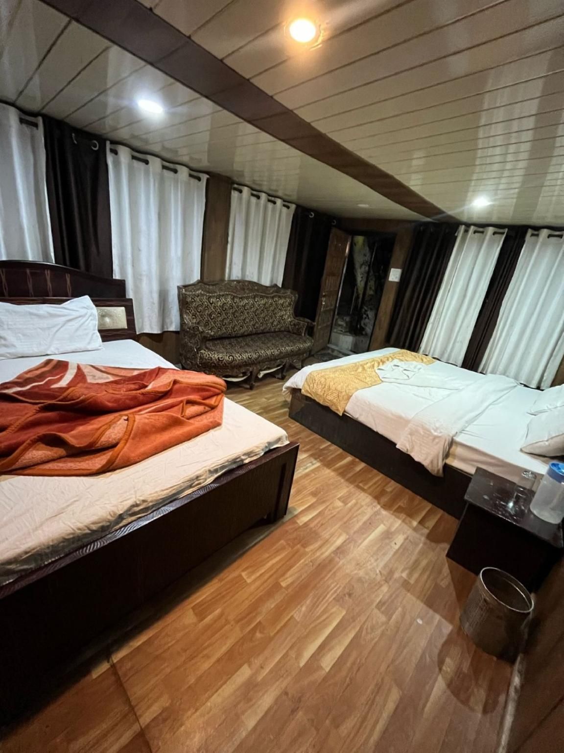 Deluxe Family Room