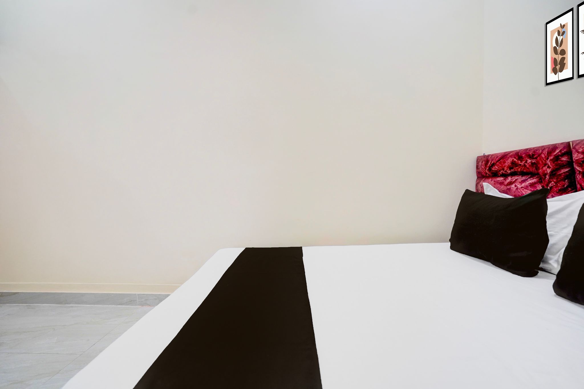 Hotel O by OYO White House Classic 8