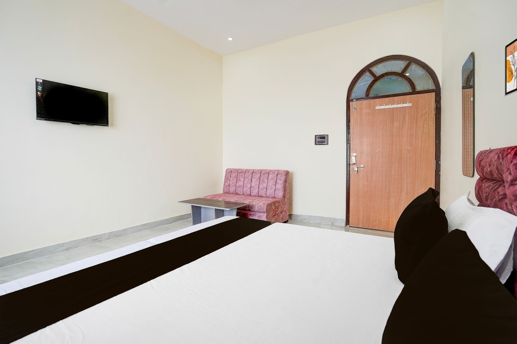 Hotel O by OYO White House Classic 14