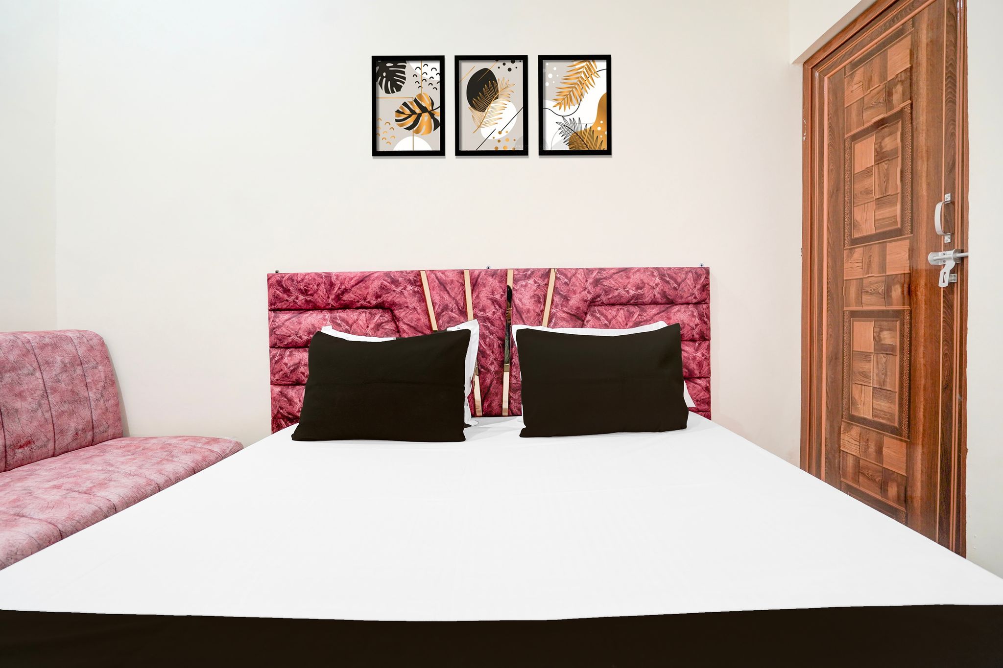 Hotel O by OYO White House Classic 9