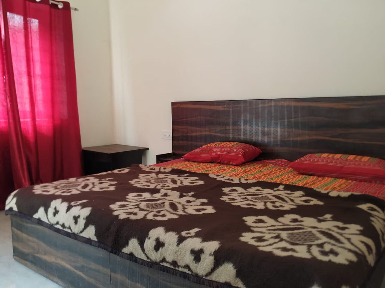 KANHA HOMESTAY & MOTEL Deluxe - 1 King Bed 3
