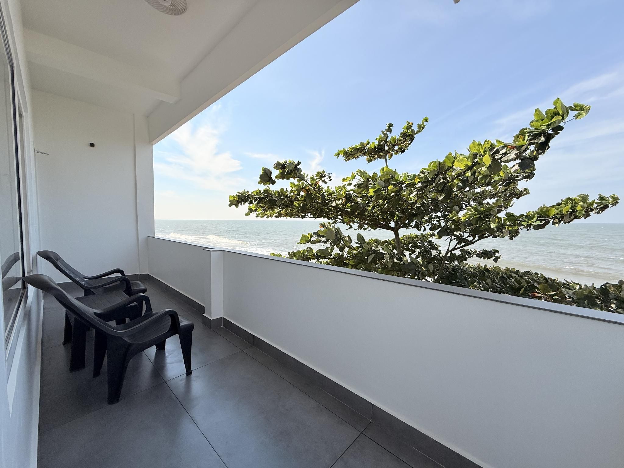 Deluxe Double Room with Balcony and Sea View