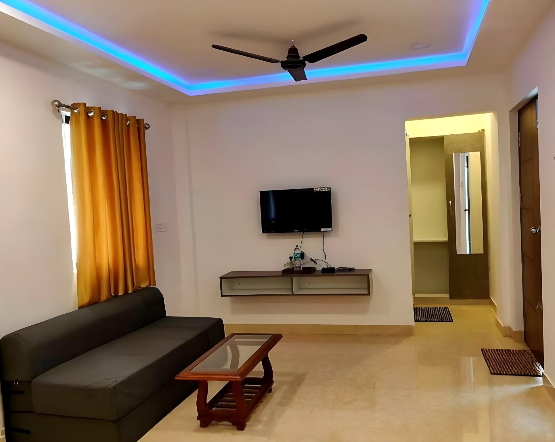 Shared lounge/TV area