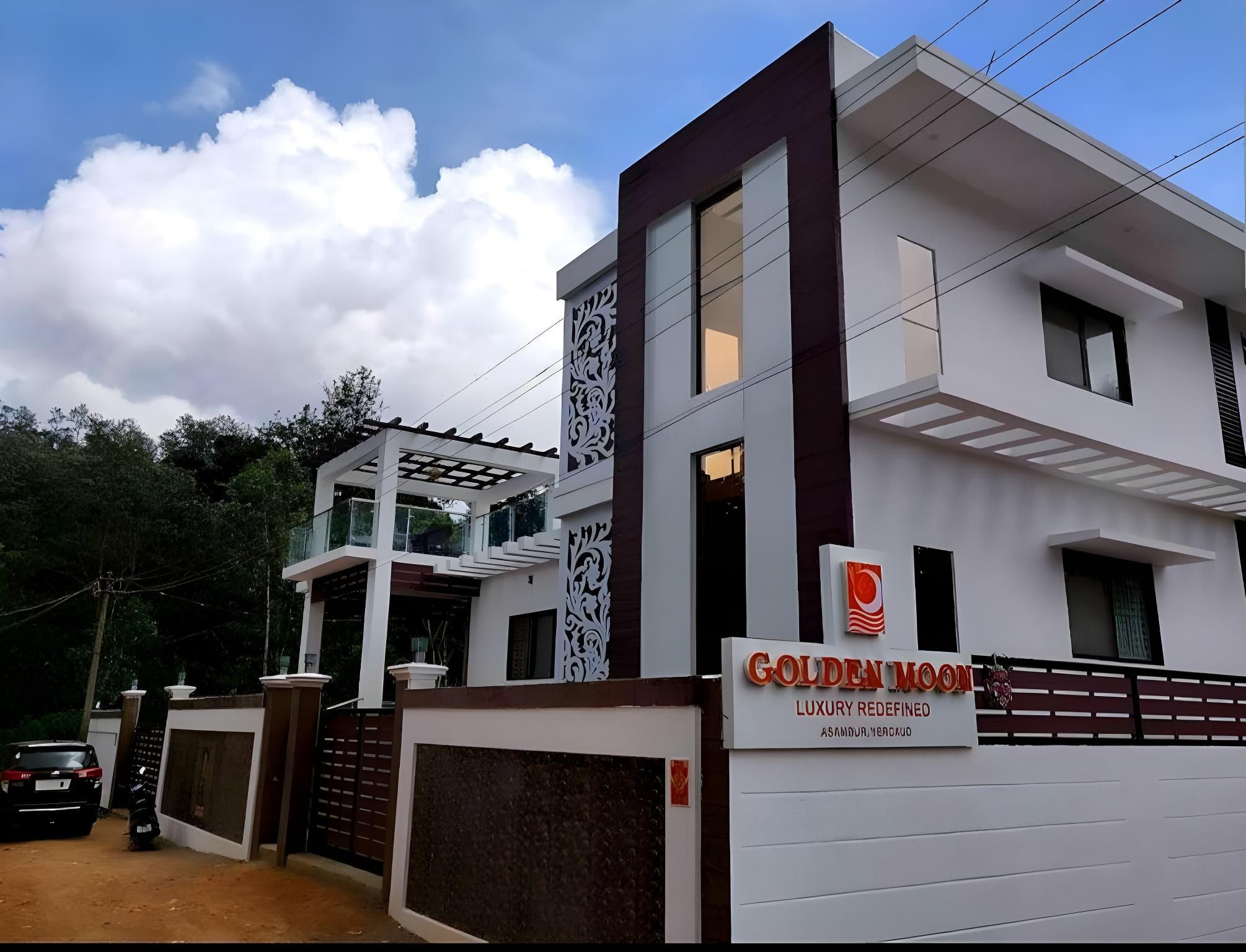 GOLDEN MOON RESORT