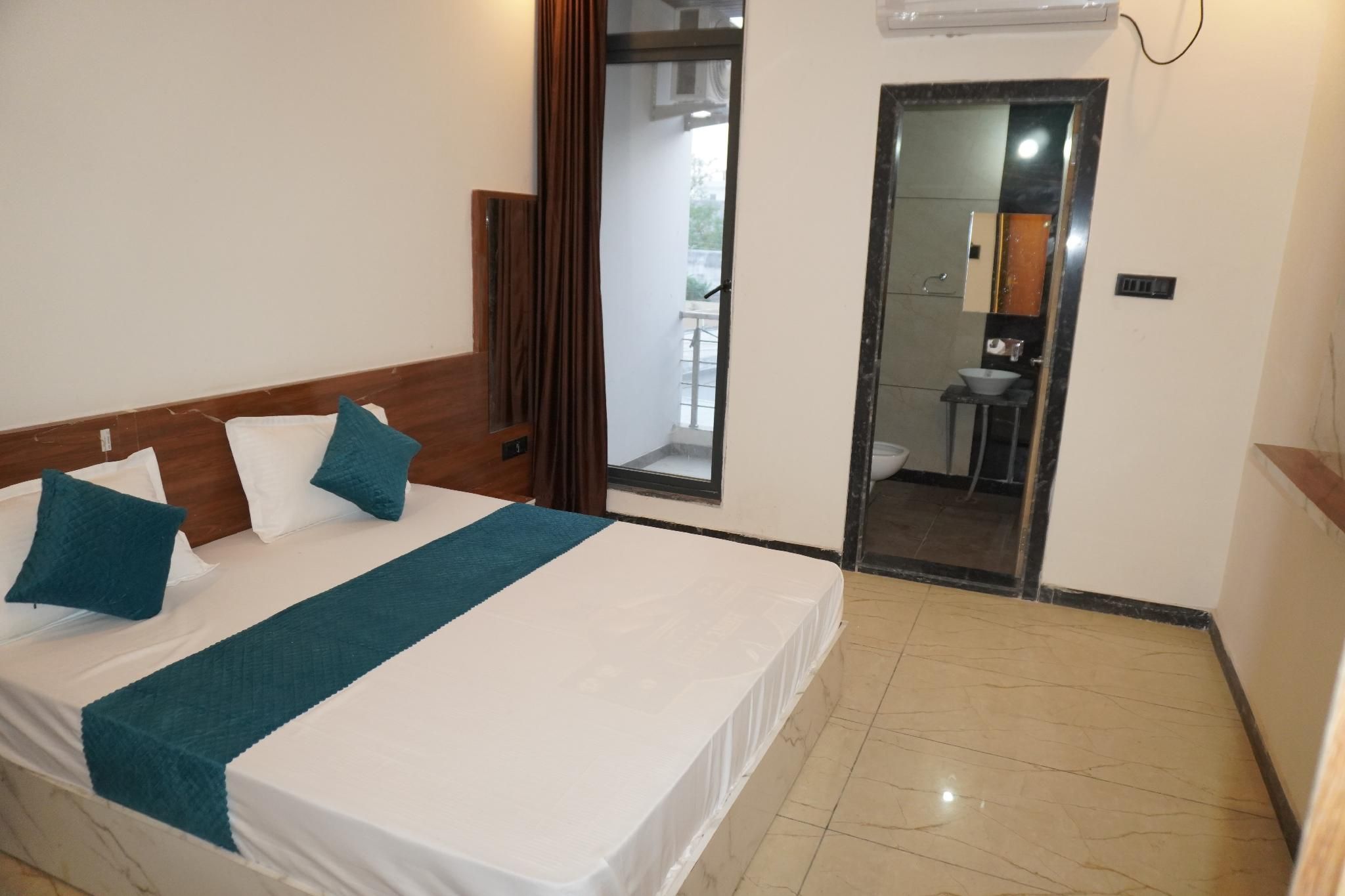 Hotel CM Palace Double Air Conditioning 2