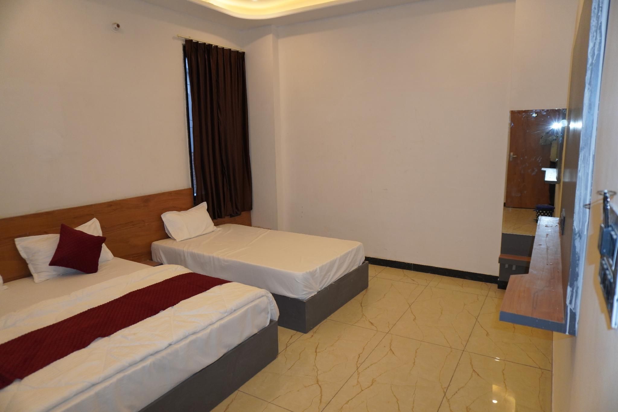 Hotel CM Palace Triple Air Conditioning 2