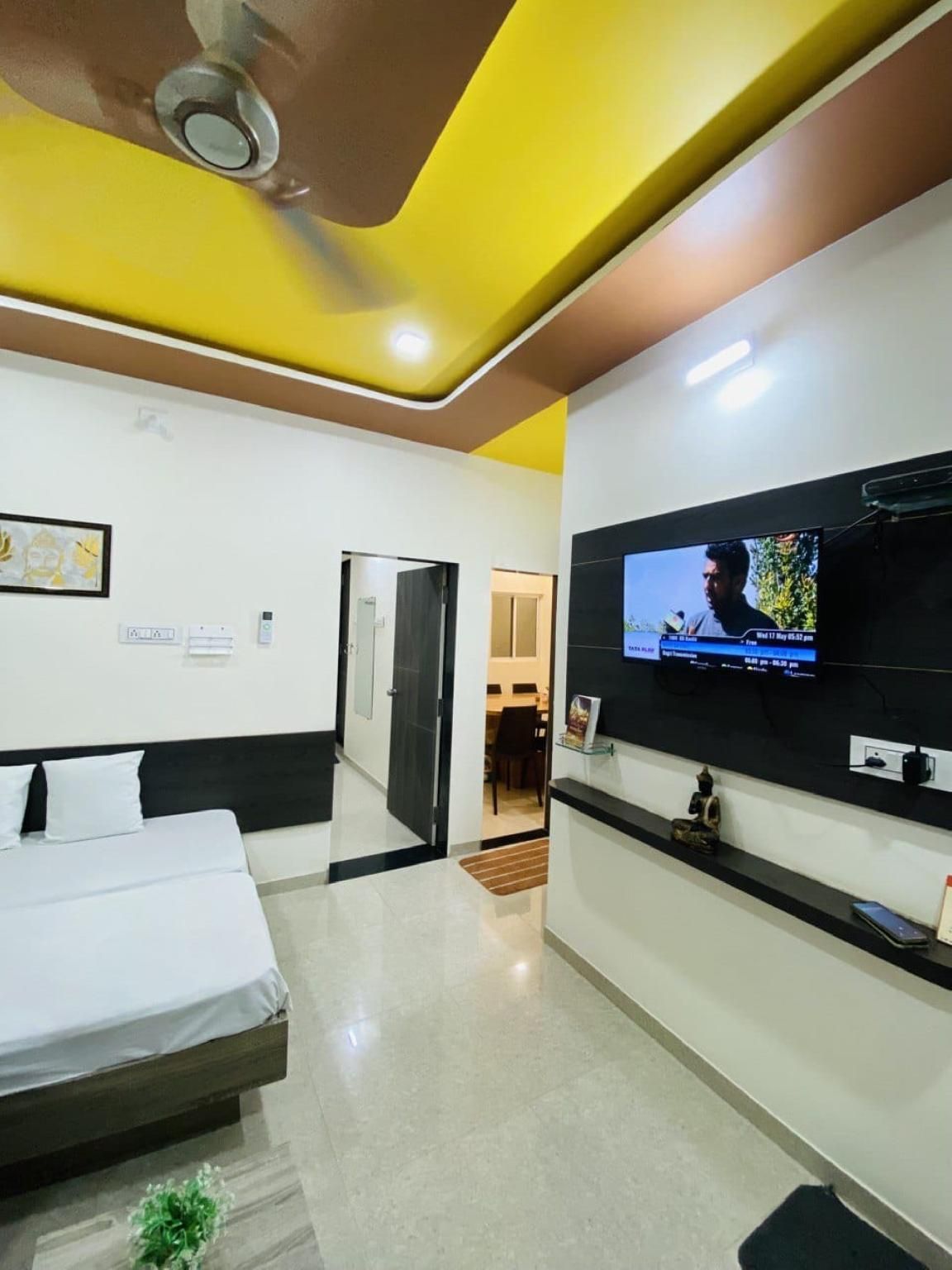 Goroomgo The Rudra Homestay Gujrat Apartment - 3 Bedrooms