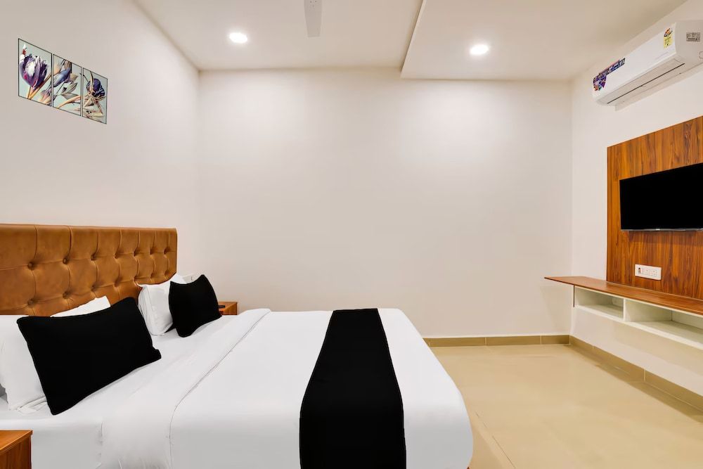 RG Suites Silkboard Classic Room 3