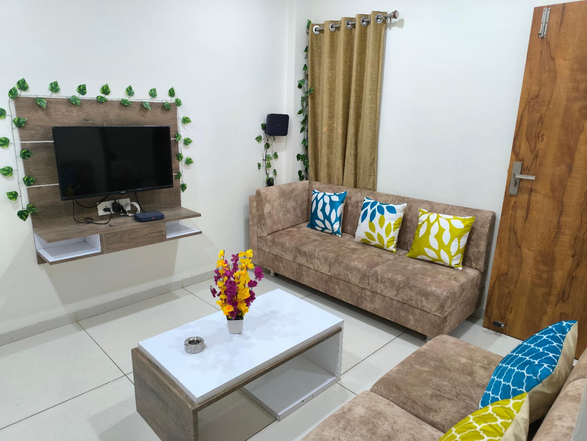 1 Bedroom Balcony Suite 1 King