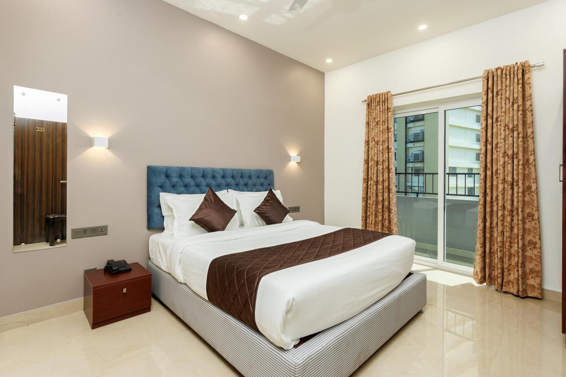 Deluxe Room with Balcony