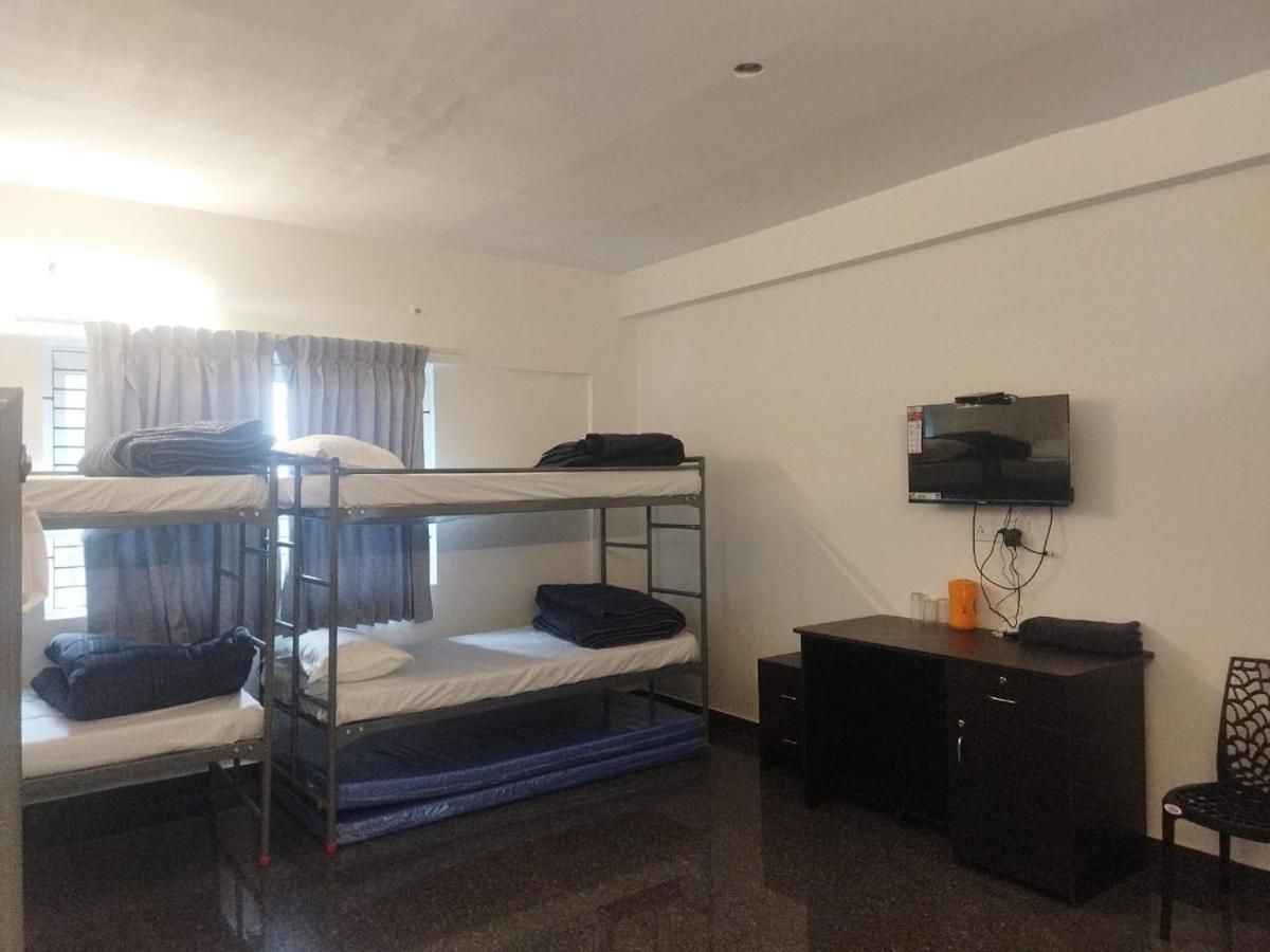 Dormitory Room - 6 People