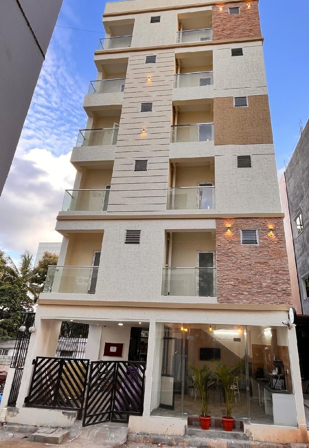 Hues Stay Luxury Rooms