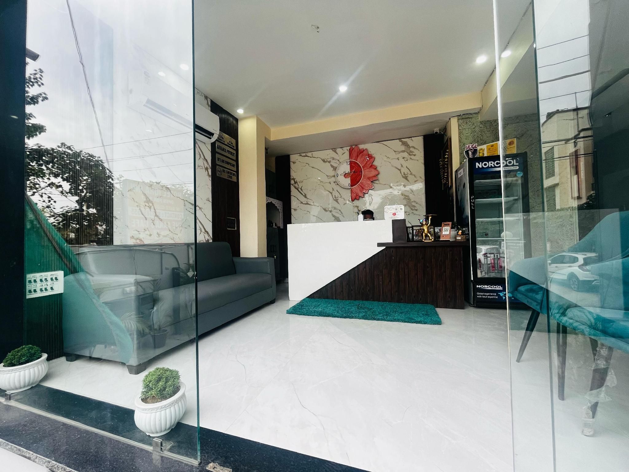 Hotel Stay Court | Swiming Pool Rooms