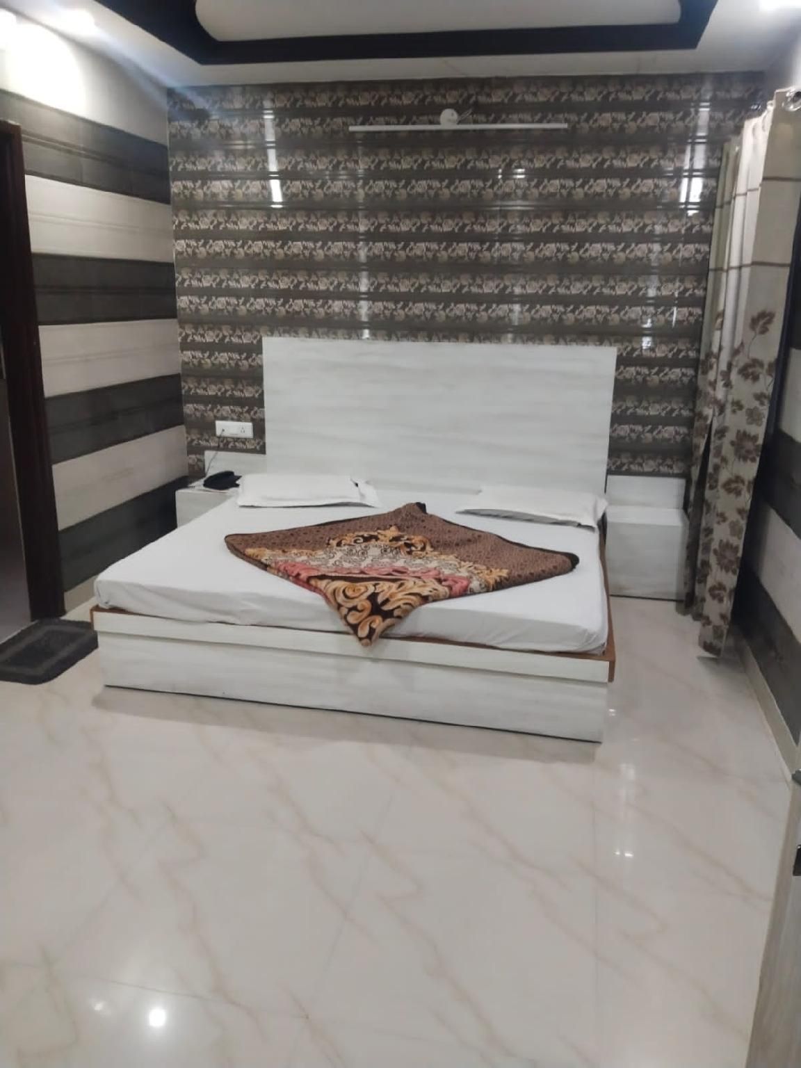 Deluxe AC Room