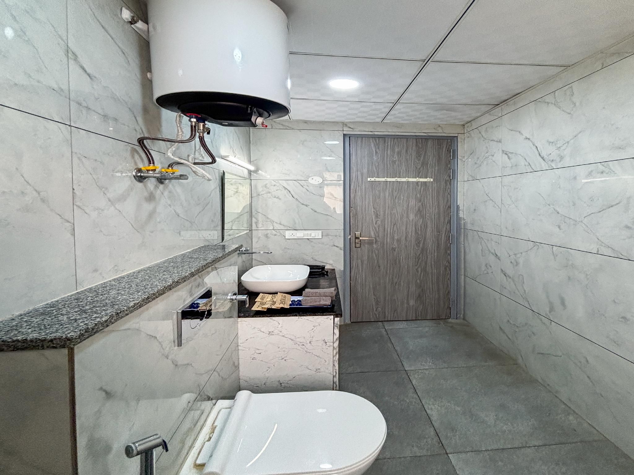 Housr Garrett Hebbal Near Manyata Tech Park Two Bedroom Apartment 3