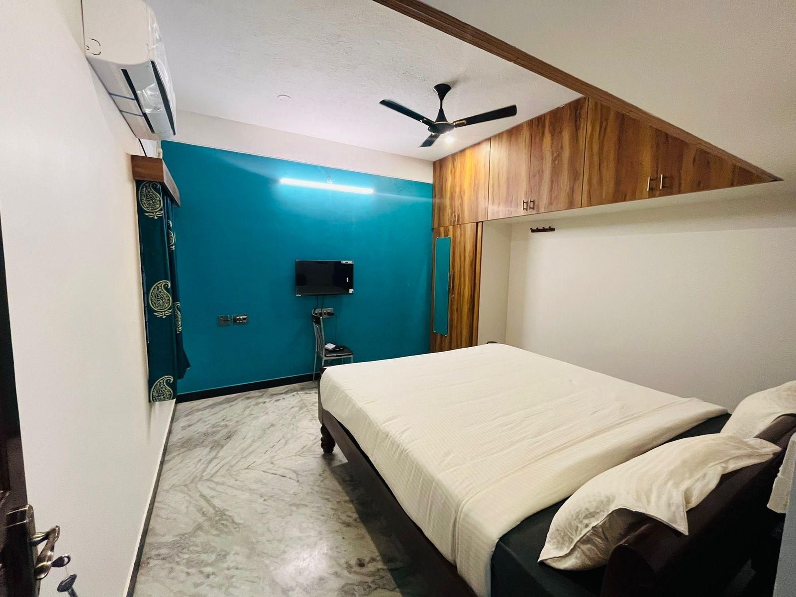 One Bed Room