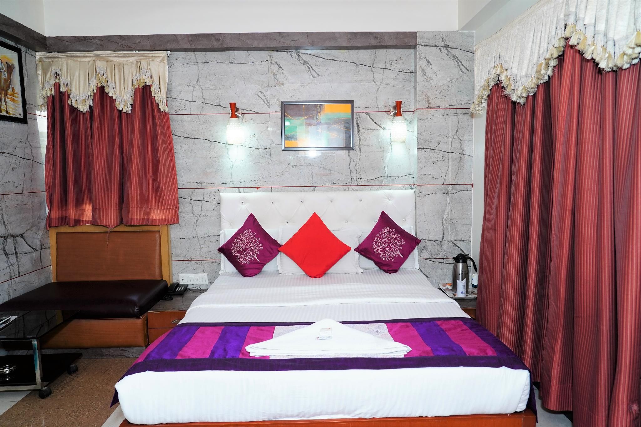  Marshall Hotel Deluxe 2