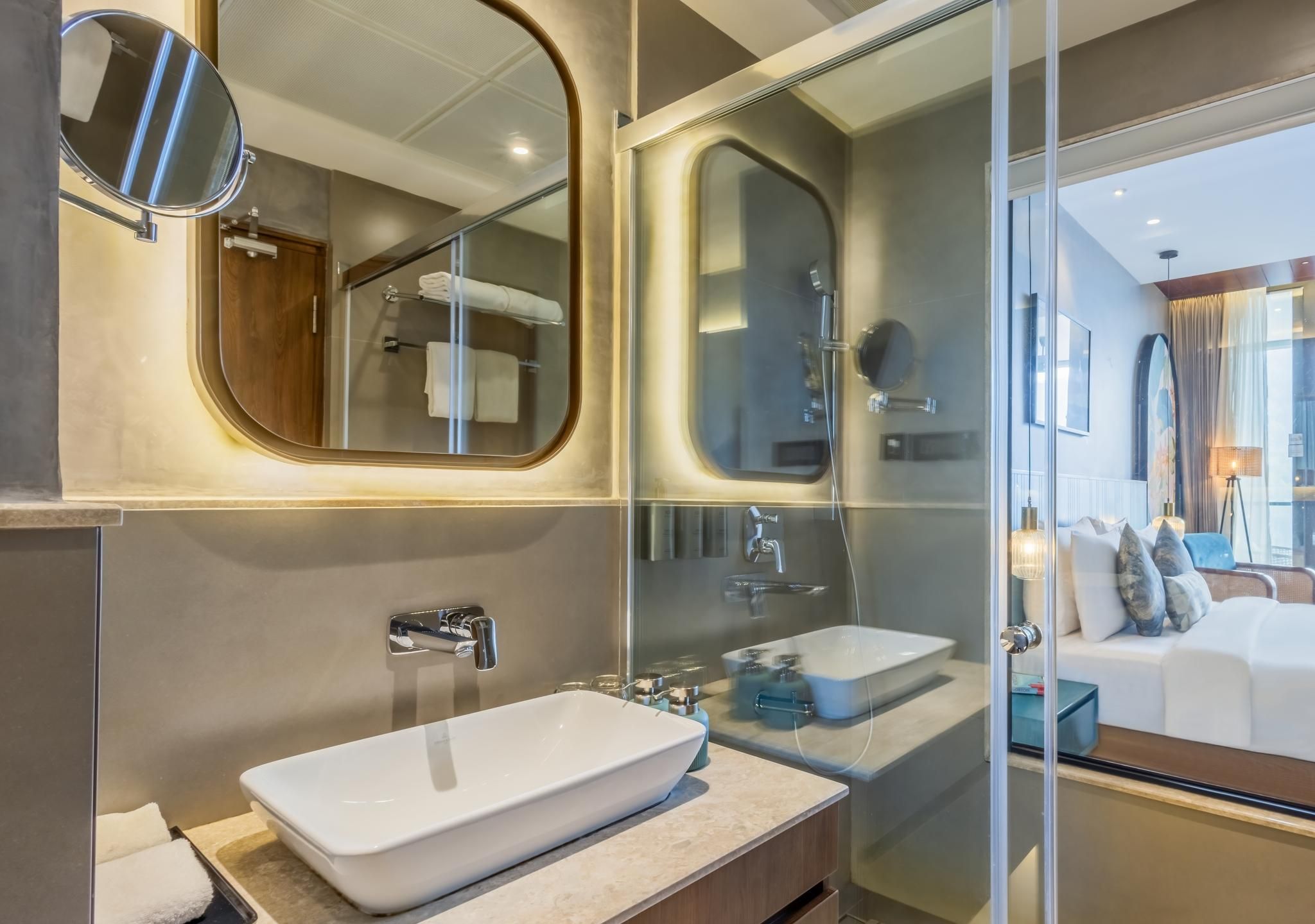 Premium Mountain and Falls View