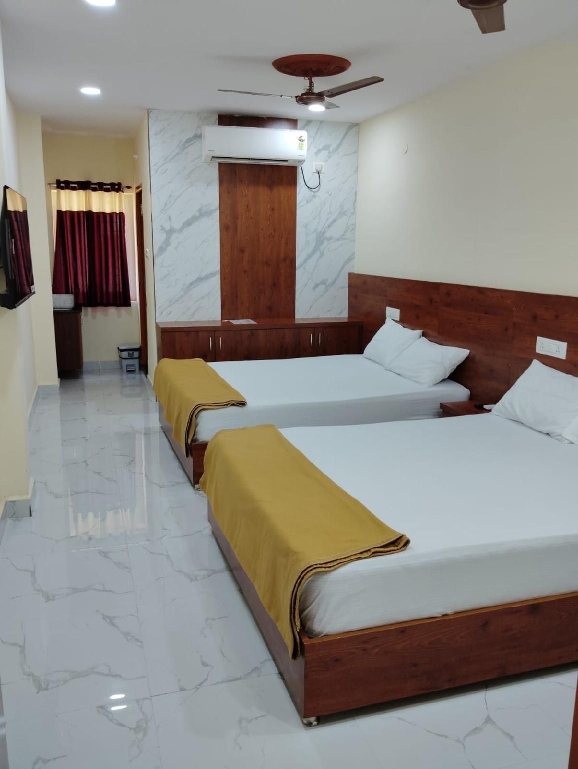 Semi Suite