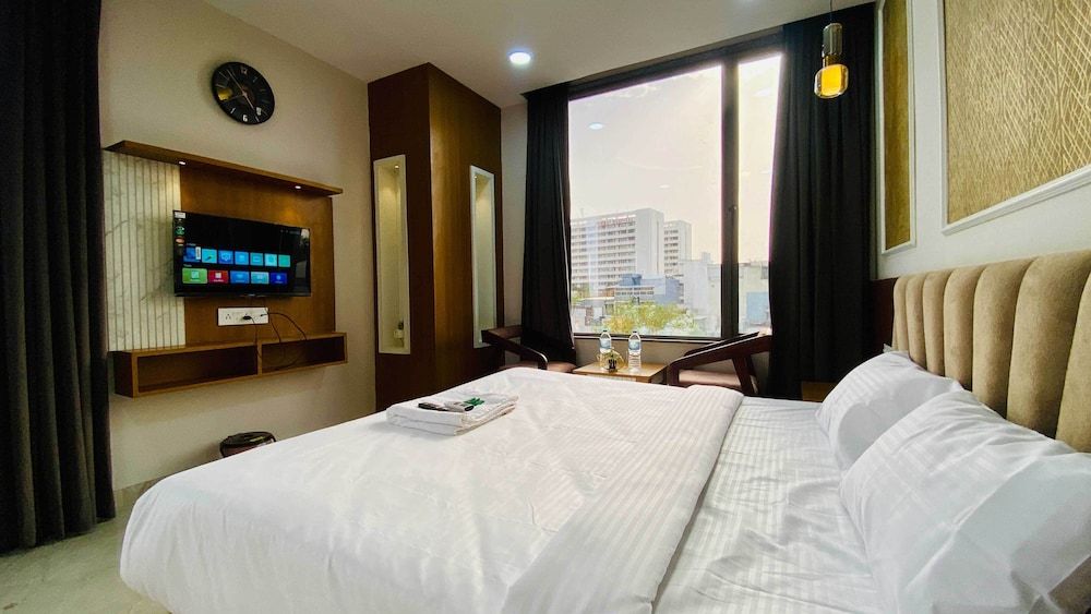 Hotel Friendship Inn Deluxe Room, City View 8