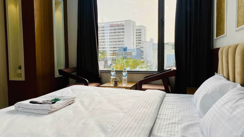 Hotel Friendship Inn Deluxe Room, City View 6