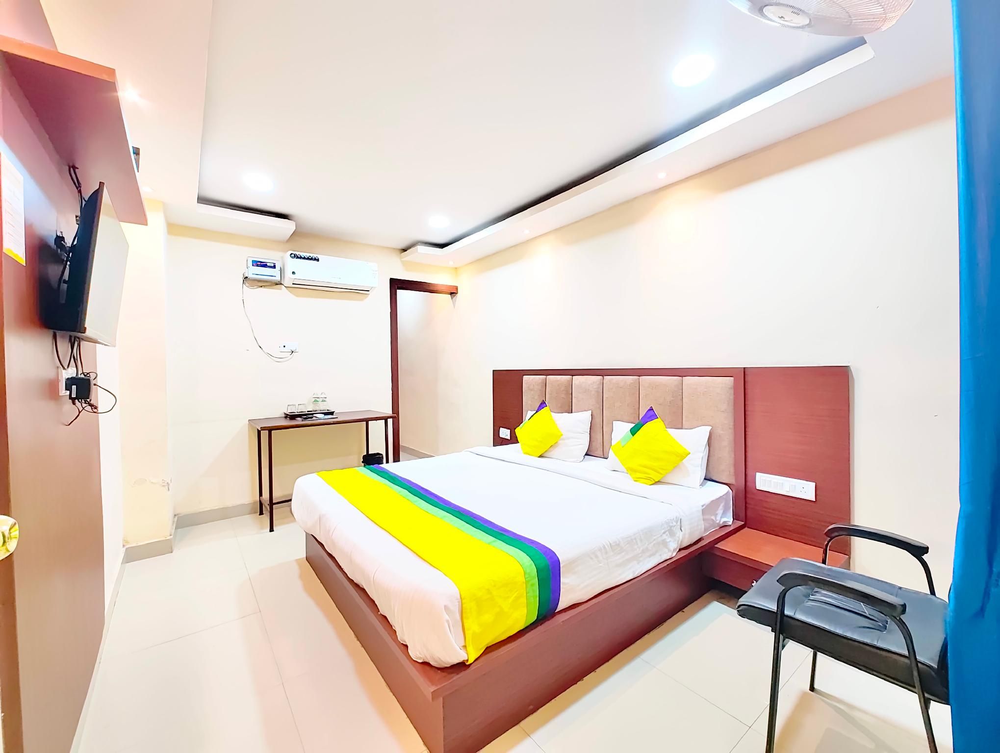 Super Deluxe Air Conditioining Room