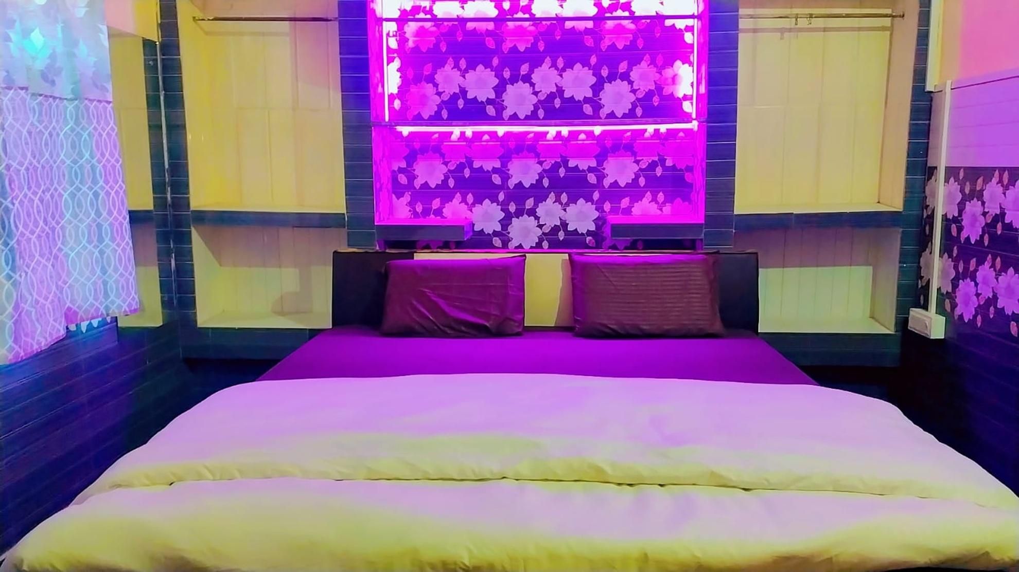 Deluxe Double AC Room with Shared Bathroom