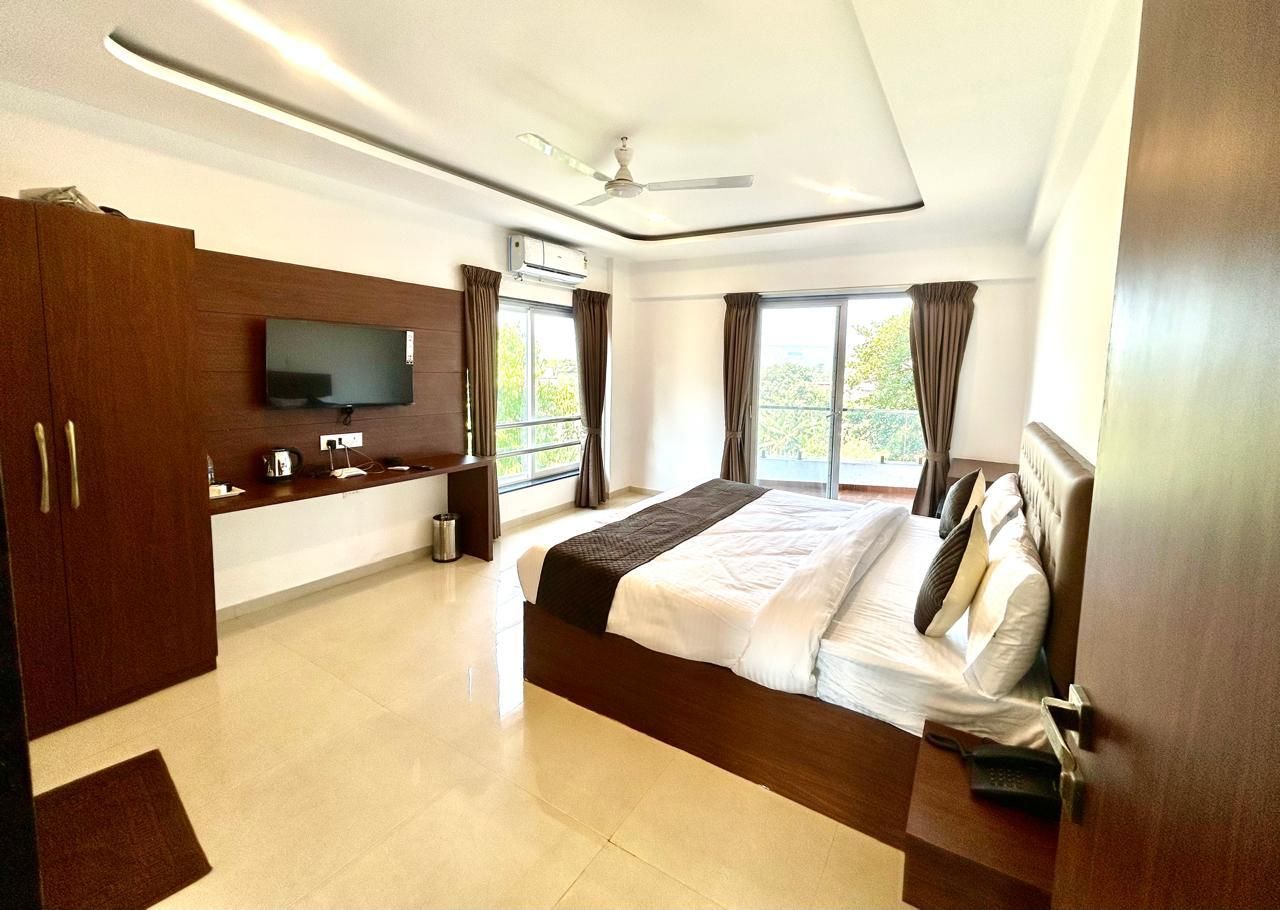 Breezy Cozzy Deluxe AC Room 2