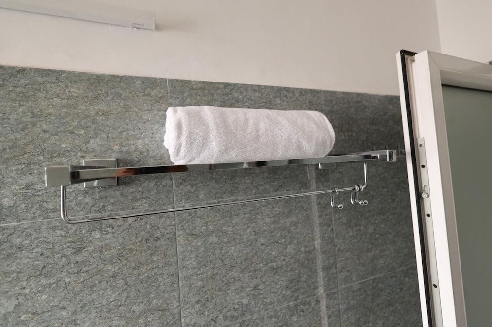 THE DARK NIGHT Deluxe Double or Twin Room 5