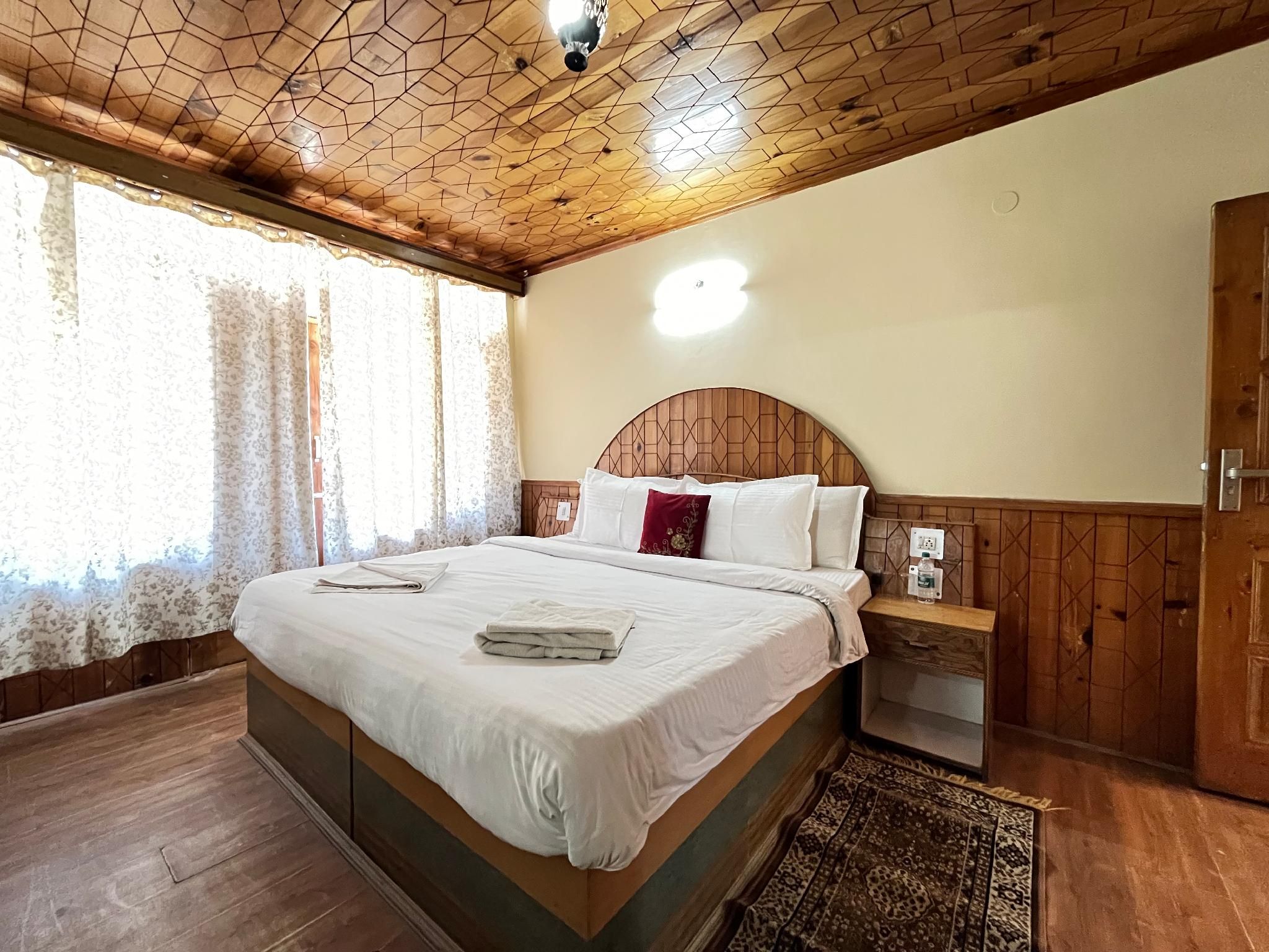 2 Bedroom