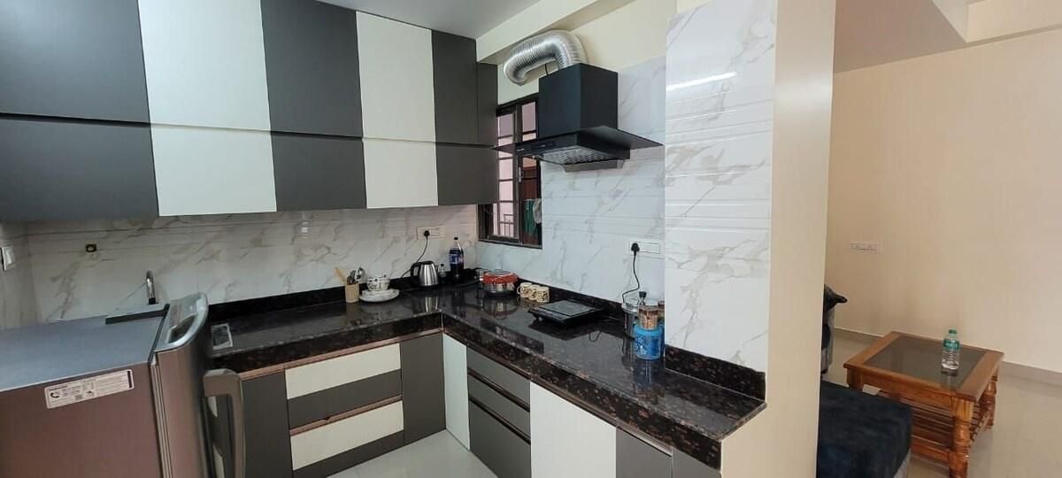 Entire Apartment -Pradhan Nagar Middle of the city