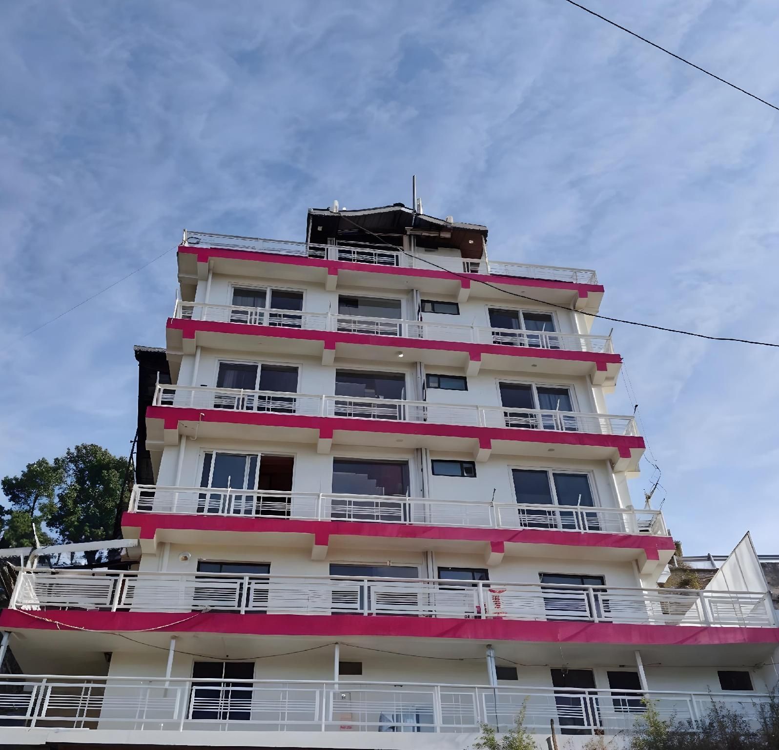 Dagshai Delights Solan By Homeyhuts