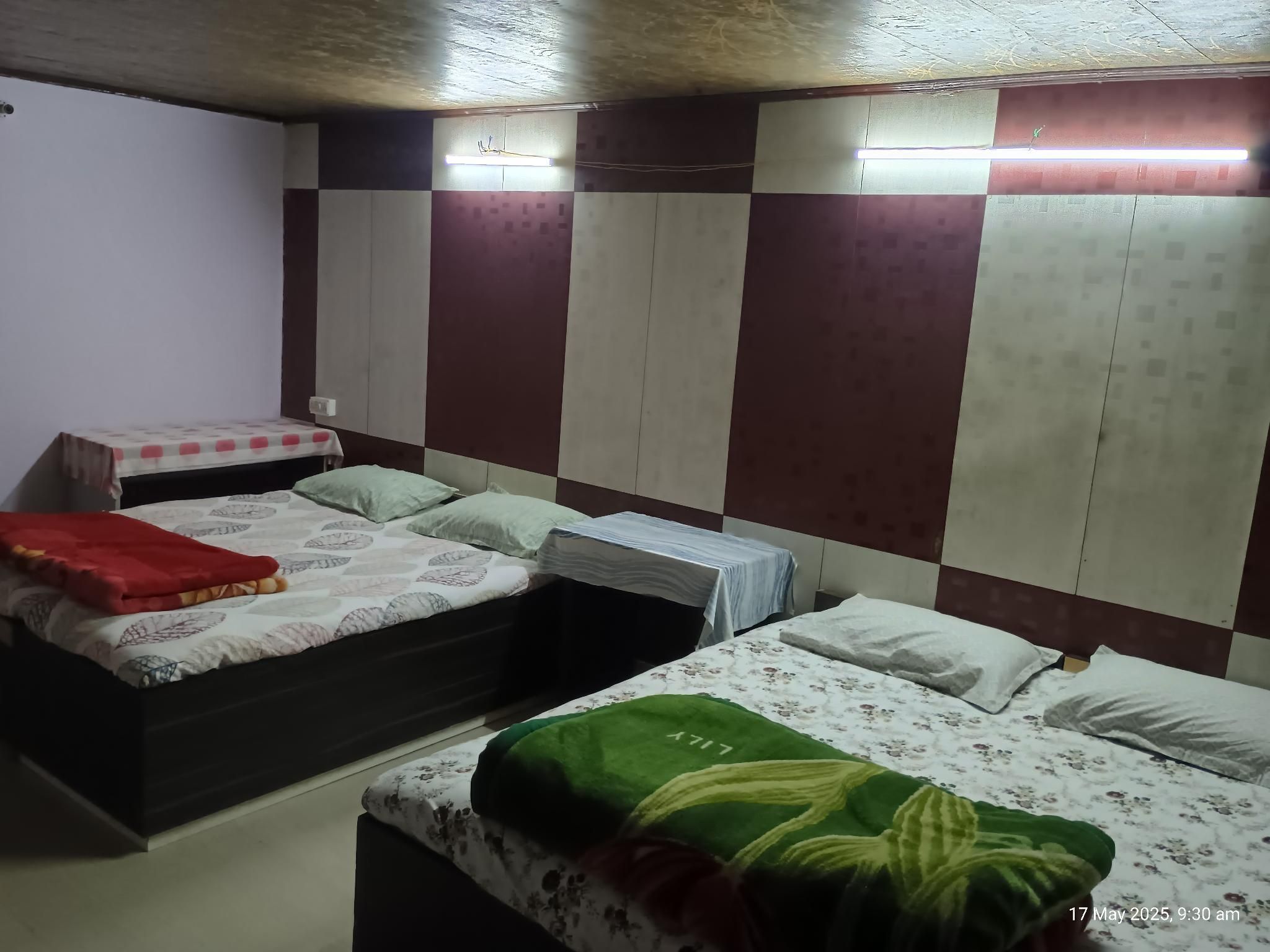 Swaroop Ashray Homestay 5 Bed - AC Room