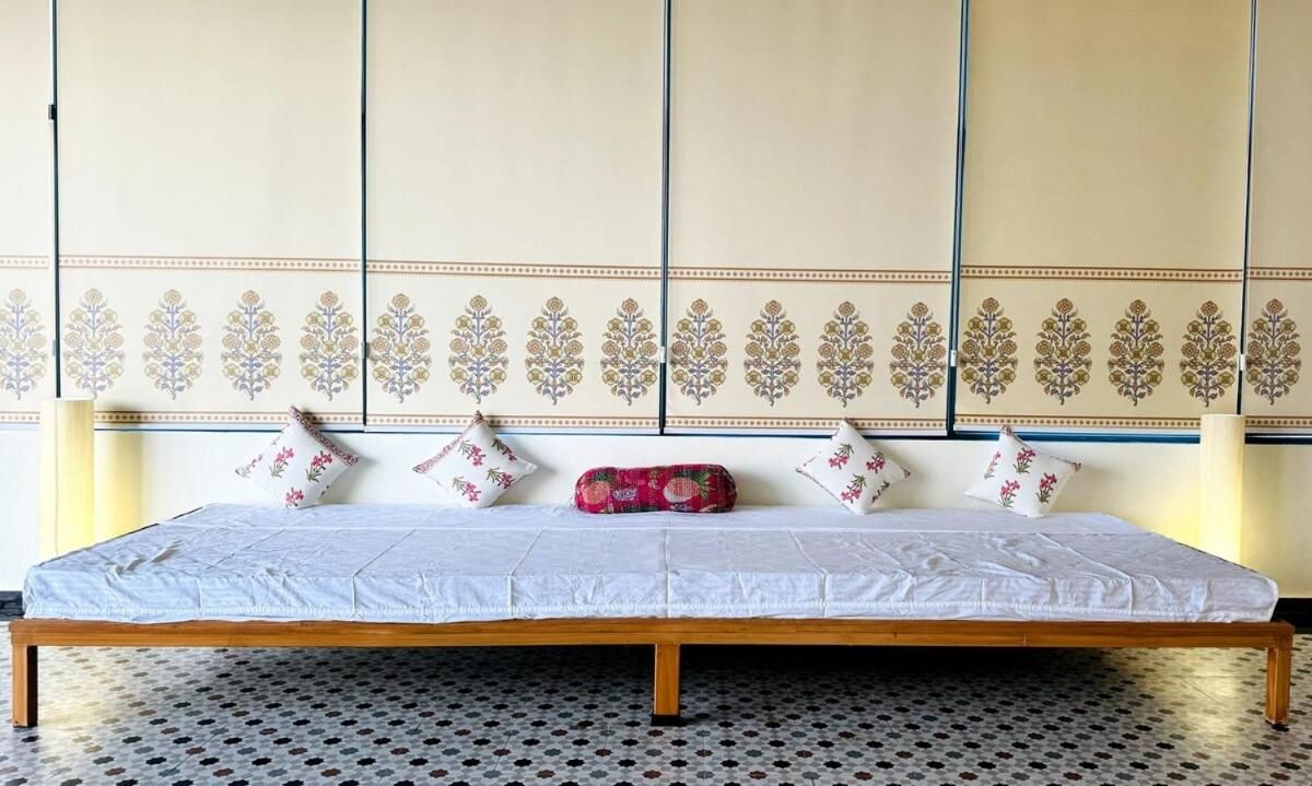 Noor ~ Serene Penthouse Apartment 3