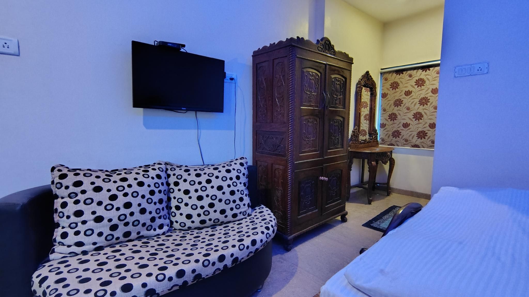 Double Bed - Non-AC Room